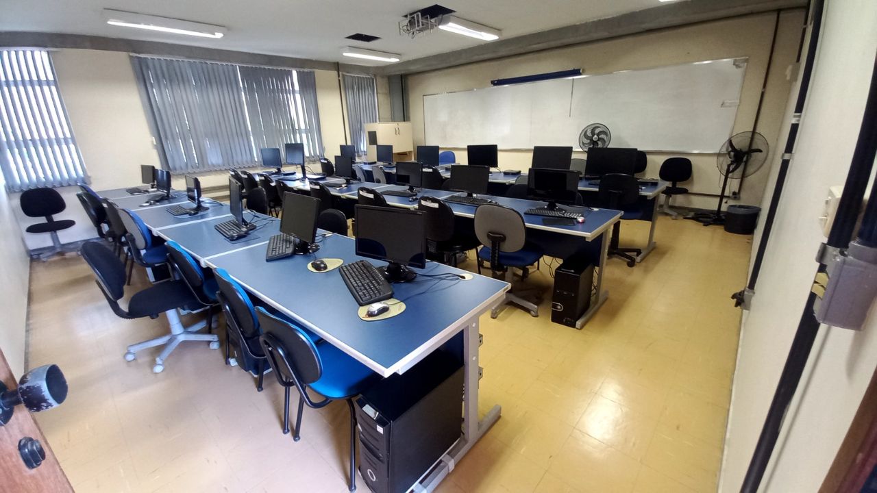 Sala 3048 - Laboratório de Informática da Pós Graduação
